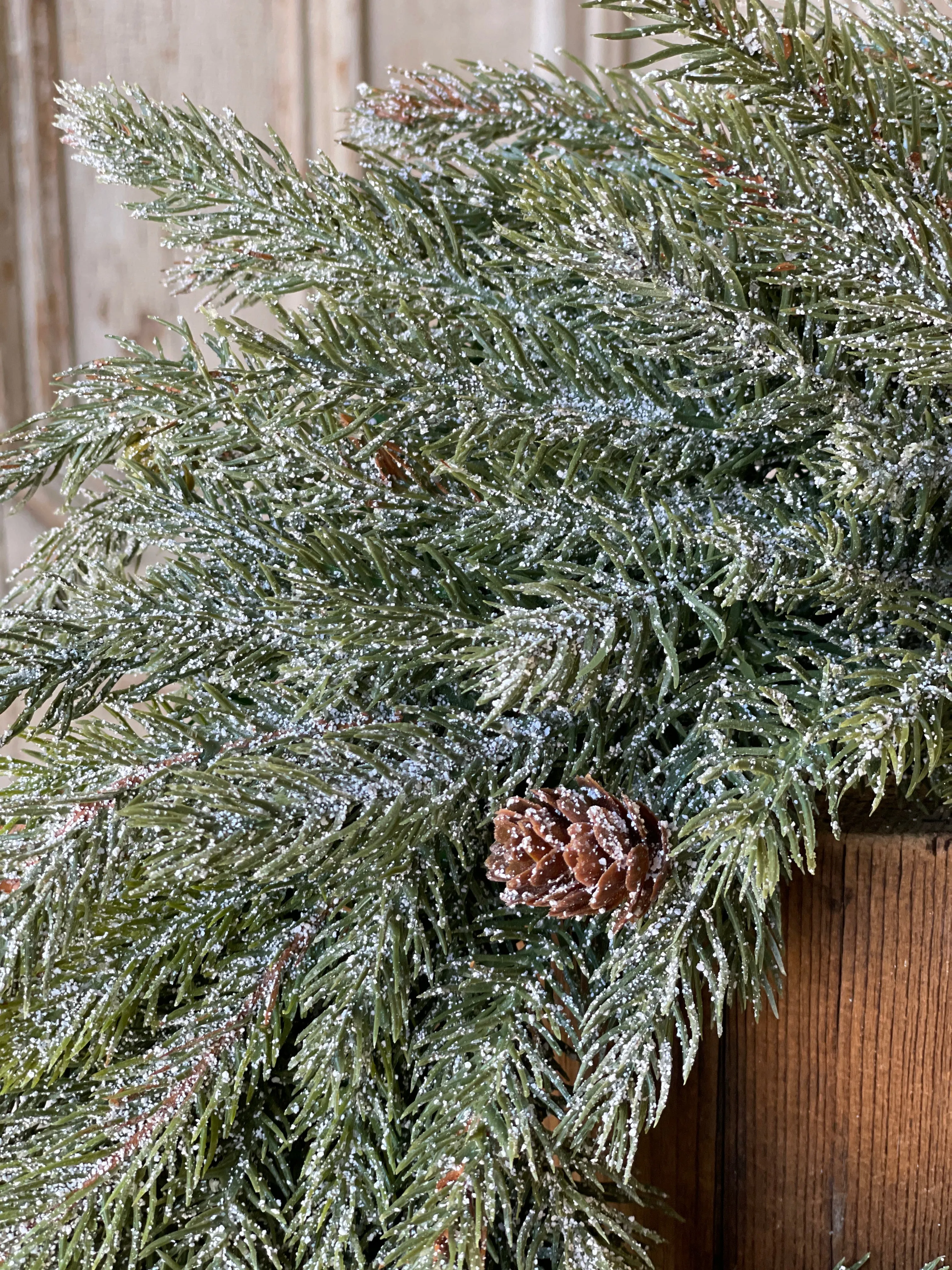 Frosted White Spruce Wreath | 17"